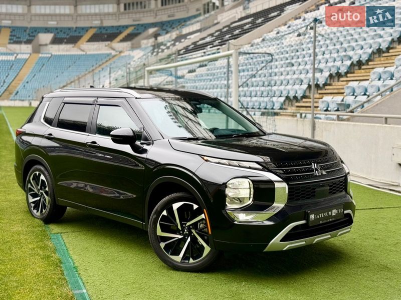 Внедорожник / Кроссовер Mitsubishi Outlander 2022 в Одессе