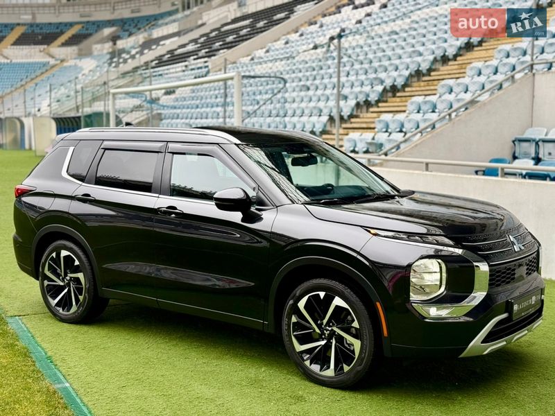 Внедорожник / Кроссовер Mitsubishi Outlander 2022 в Одессе