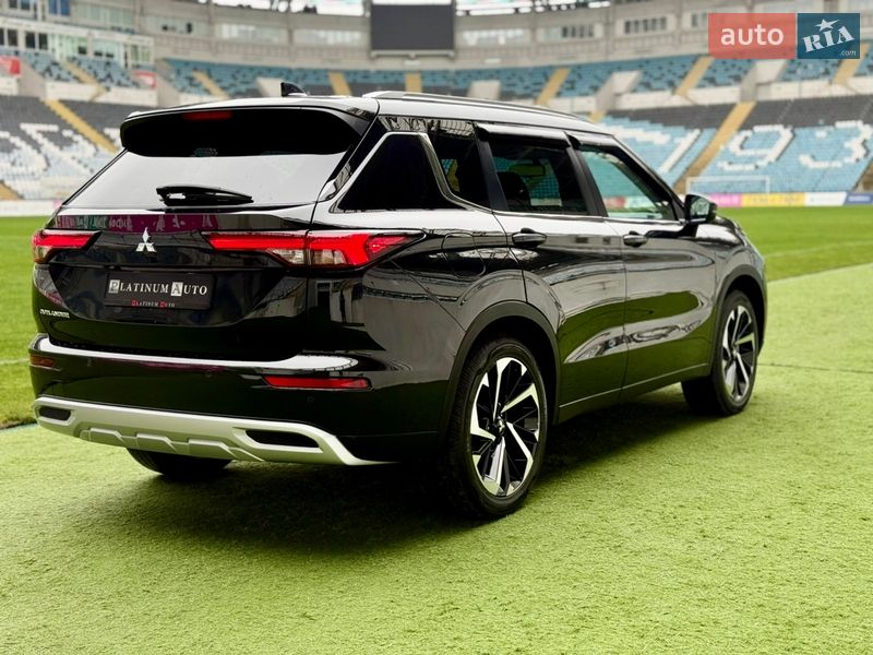 Внедорожник / Кроссовер Mitsubishi Outlander 2022 в Одессе