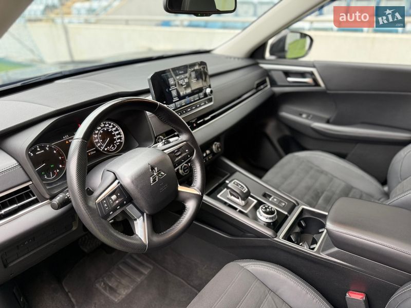 Внедорожник / Кроссовер Mitsubishi Outlander 2022 в Одессе