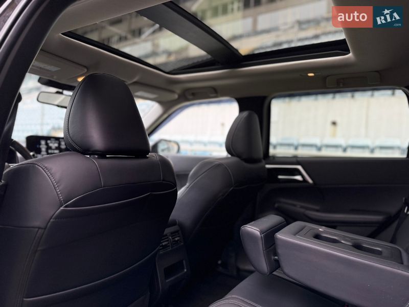 Внедорожник / Кроссовер Mitsubishi Outlander 2022 в Одессе