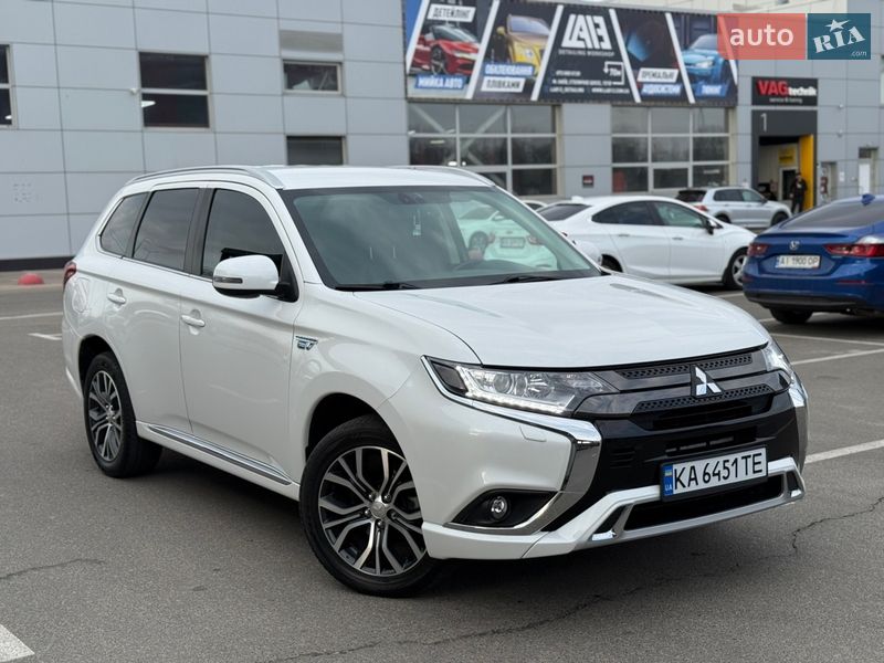 Внедорожник / Кроссовер Mitsubishi Outlander 2017 в Киеве фото 6 Внедорожник / Кроссовер Mitsubishi Outlander 2017 в Киеве