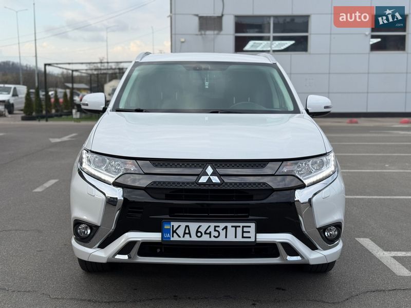 Внедорожник / Кроссовер Mitsubishi Outlander 2017 в Киеве фото 8 Внедорожник / Кроссовер Mitsubishi Outlander 2017 в Киеве