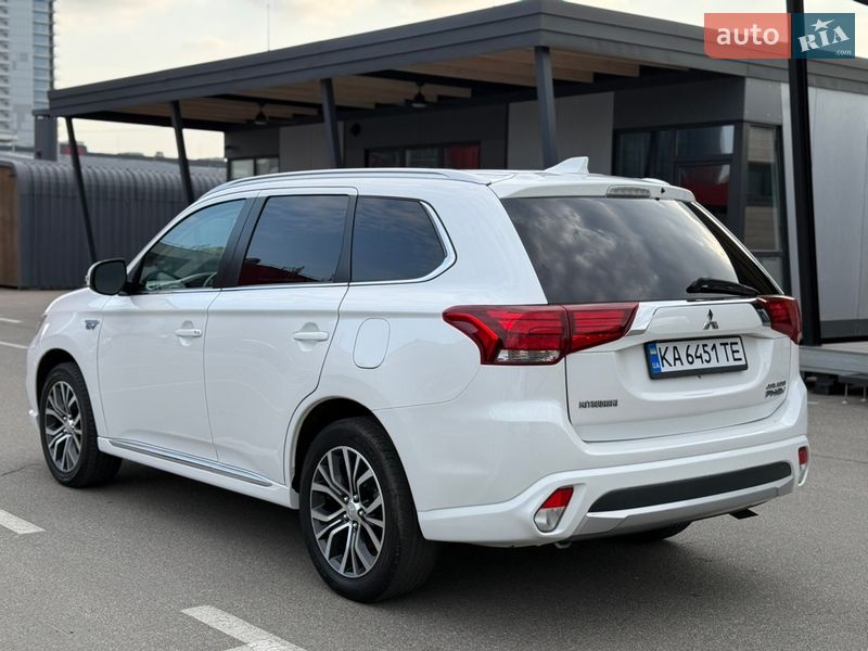 Внедорожник / Кроссовер Mitsubishi Outlander 2017 в Киеве фото 13 Внедорожник / Кроссовер Mitsubishi Outlander 2017 в Киеве