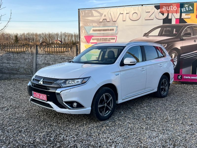 Внедорожник / Кроссовер Mitsubishi Outlander 2016 в Коломые