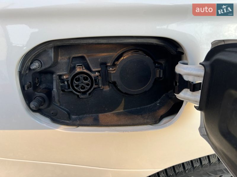 Внедорожник / Кроссовер Mitsubishi Outlander 2016 в Коломые