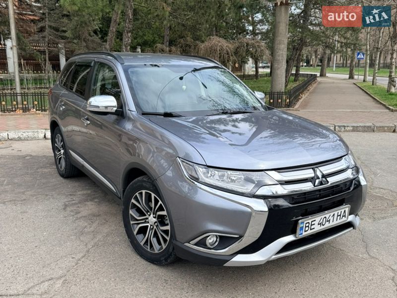 Mitsubishi Outlander 2016