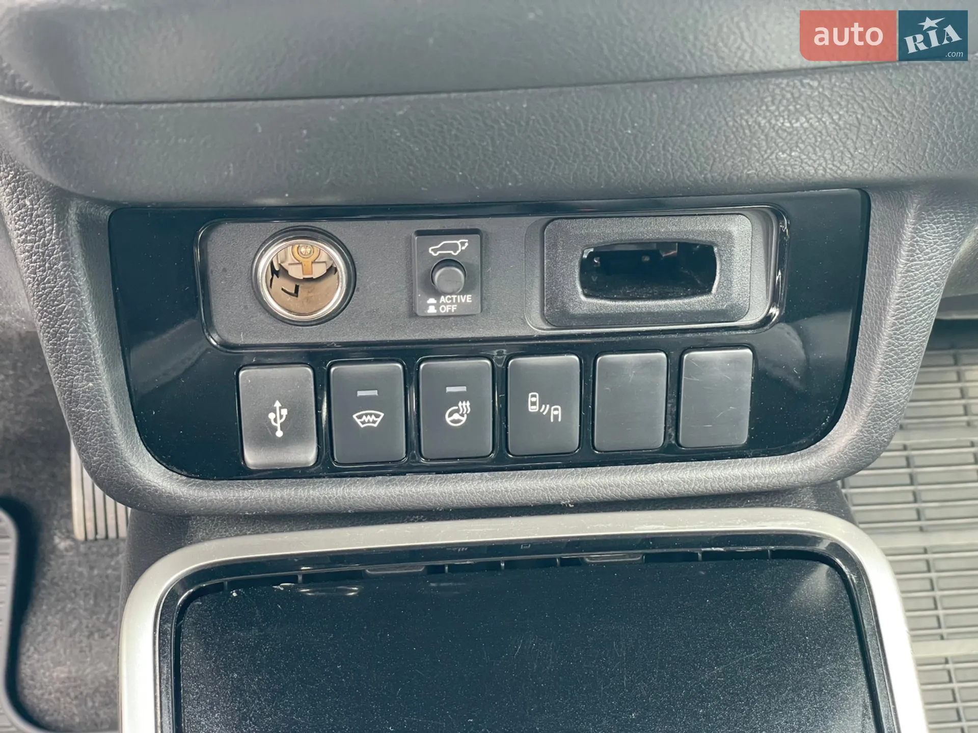 2020 Mitsubishi Outlander - мініатюра 19