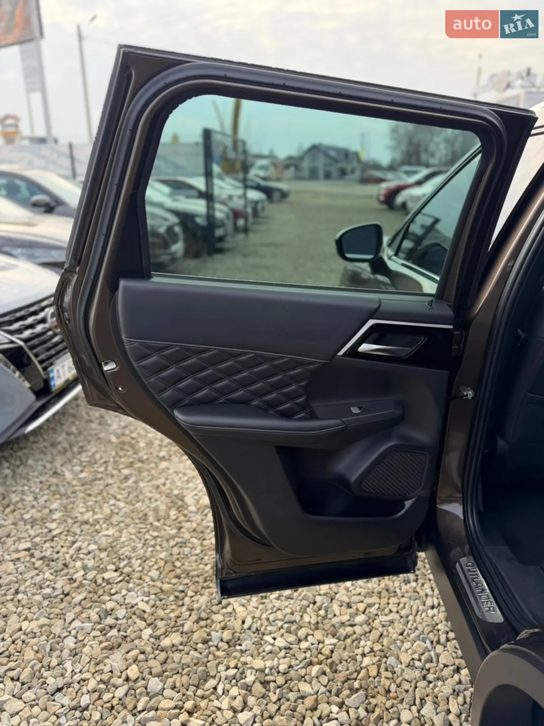 2022 Mitsubishi Outlander - мініатюра 18