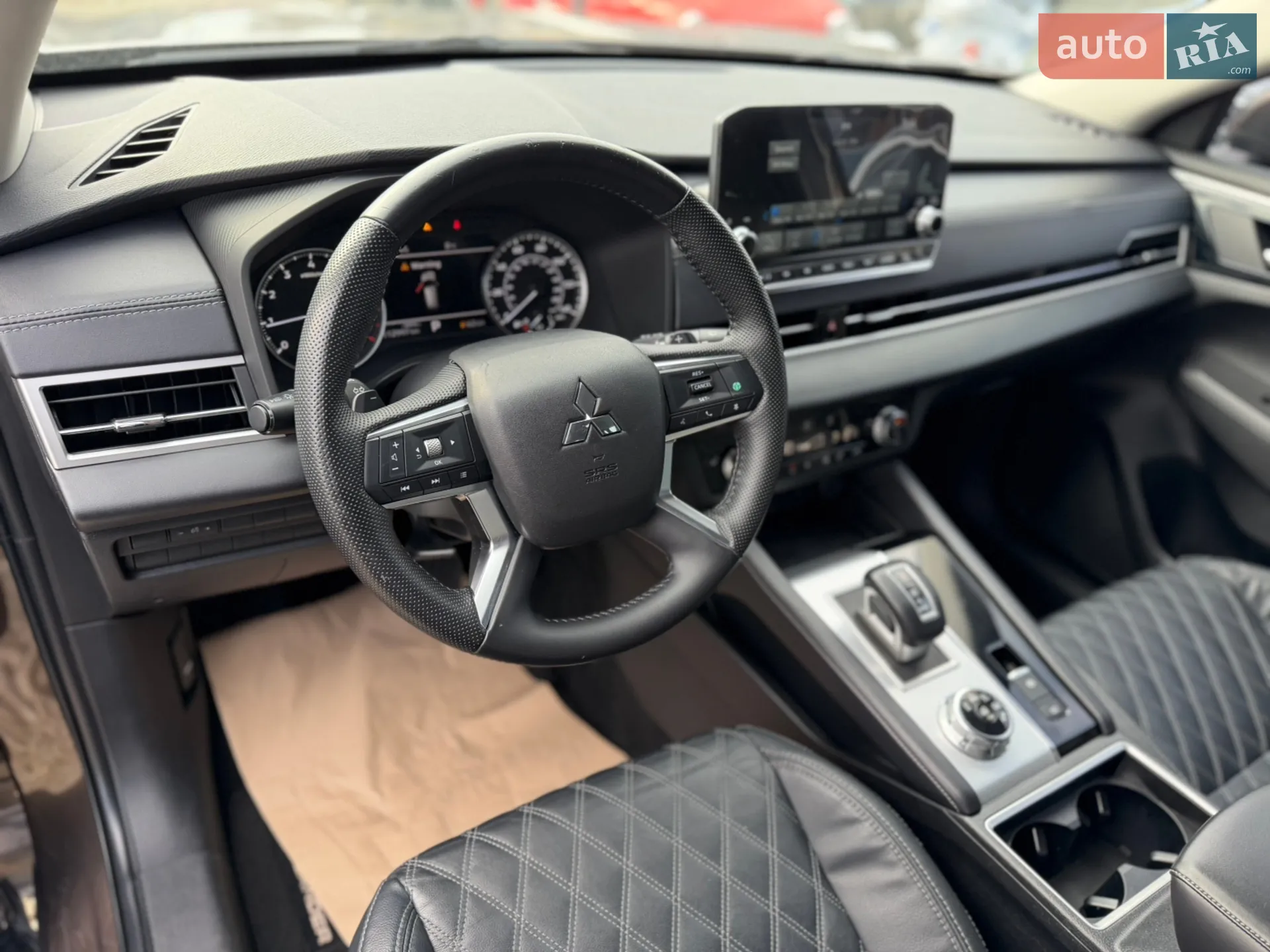 2022 Mitsubishi Outlander - мініатюра 16