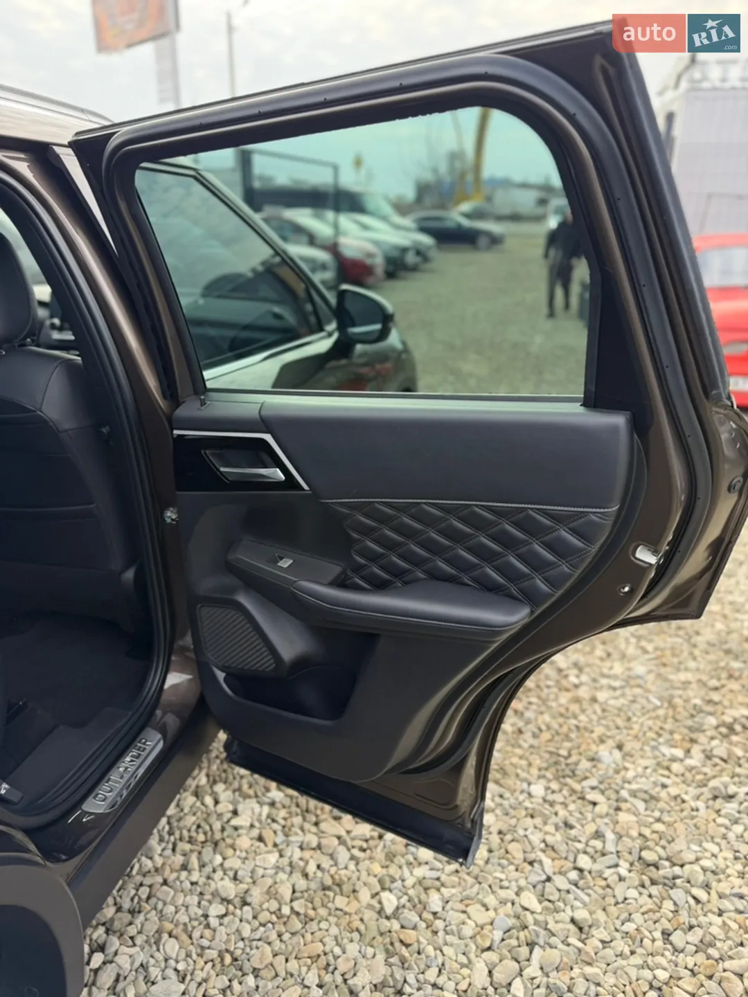 2022 Mitsubishi Outlander - мініатюра 27