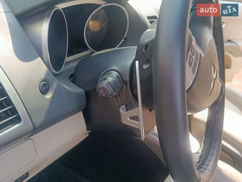 Внедорожник / Кроссовер Mitsubishi Outlander 2008 в Полтаве