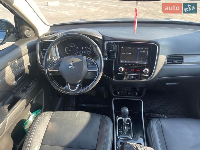 Внедорожник / Кроссовер Mitsubishi Outlander 2020 в Львове фото 12 Внедорожник / Кроссовер Mitsubishi Outlander 2020 в Львове