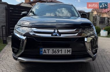 Позашляховик / Кросовер Mitsubishi Outlander 2017 в Івано-Франківську
