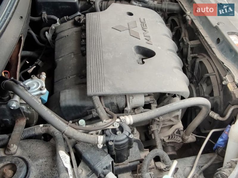 Внедорожник / Кроссовер Mitsubishi Outlander 2016 в Полтаве