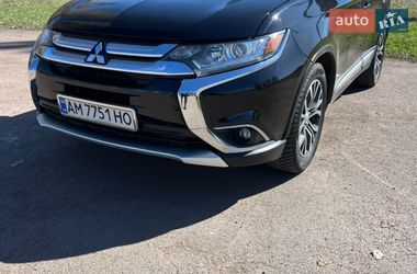 Внедорожник / Кроссовер Mitsubishi Outlander 2015 в Нежине
