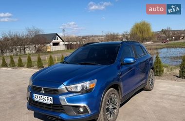 Внедорожник / Кроссовер Mitsubishi Outlander 2016 в Богодухове