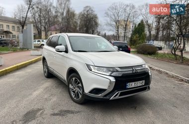 Внедорожник / Кроссовер Mitsubishi Outlander 2018 в Хмельницком
