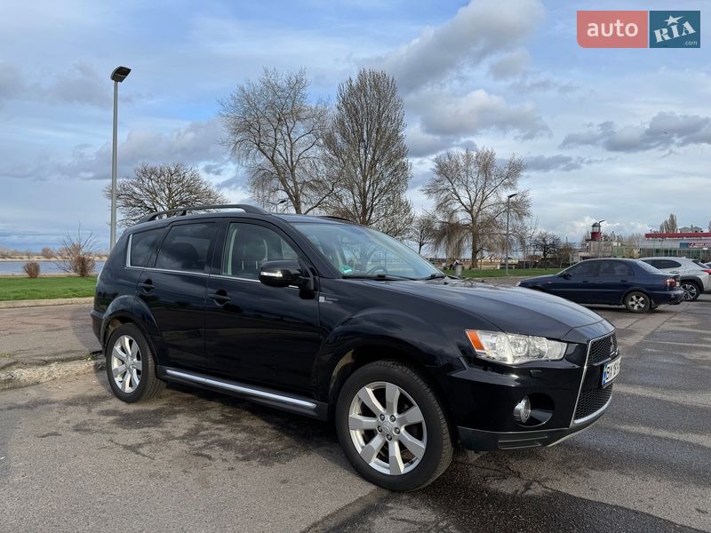 Внедорожник / Кроссовер Mitsubishi Outlander 2012 в Черкассах