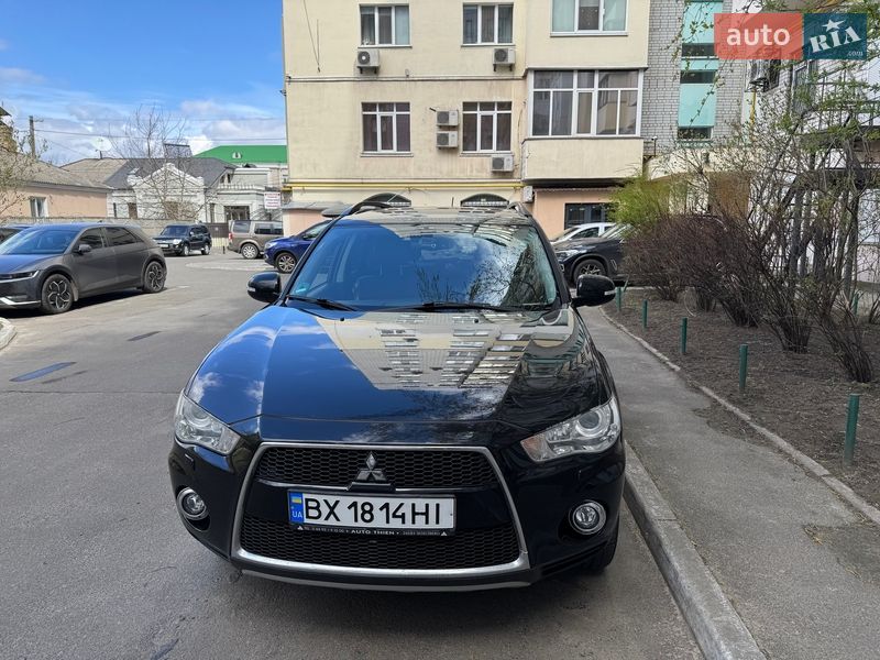 Внедорожник / Кроссовер Mitsubishi Outlander 2012 в Черкассах