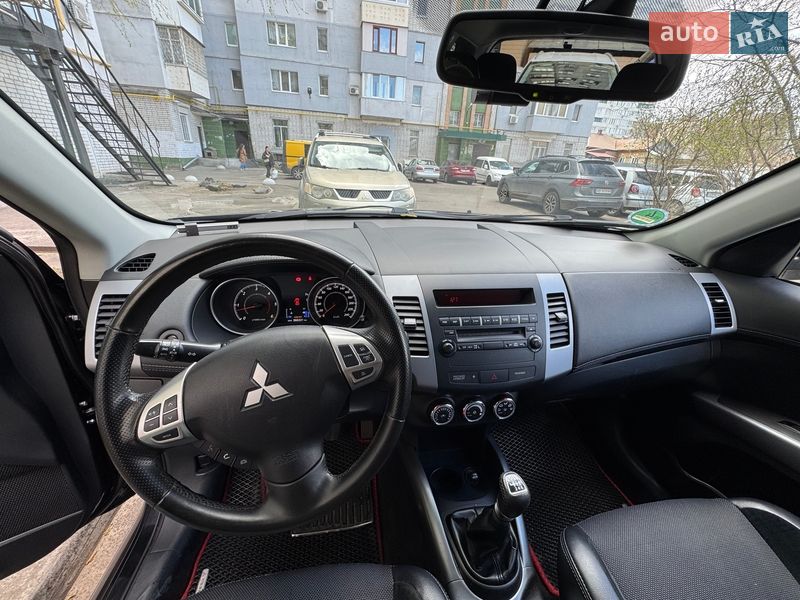 Внедорожник / Кроссовер Mitsubishi Outlander 2012 в Черкассах