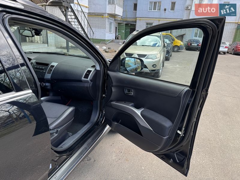 Внедорожник / Кроссовер Mitsubishi Outlander 2012 в Черкассах