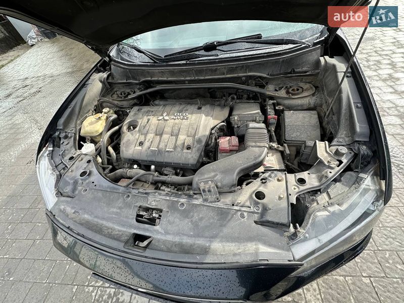 Позашляховик / Кросовер Mitsubishi Outlander 2011 в Львові