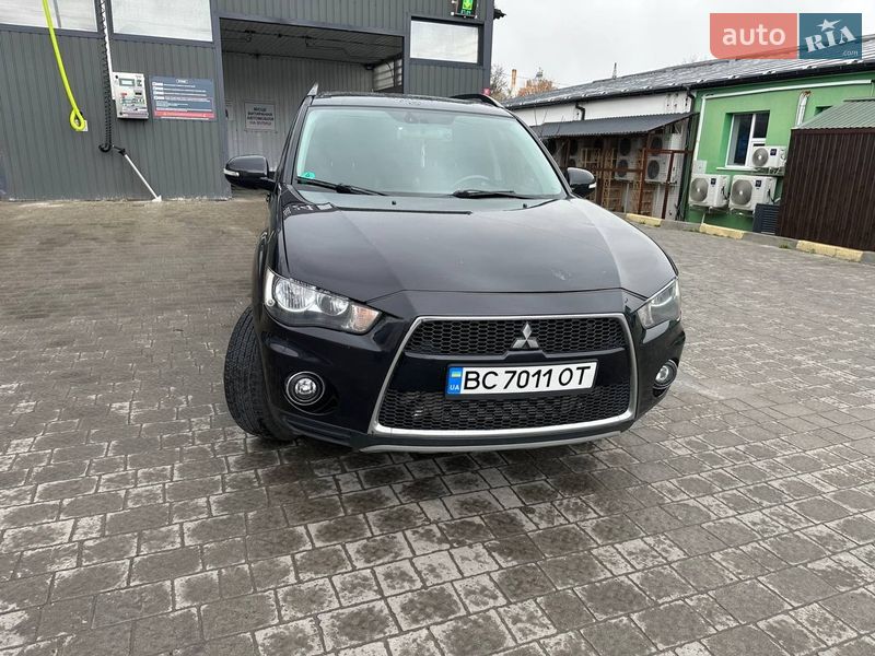 Позашляховик / Кросовер Mitsubishi Outlander 2011 в Львові