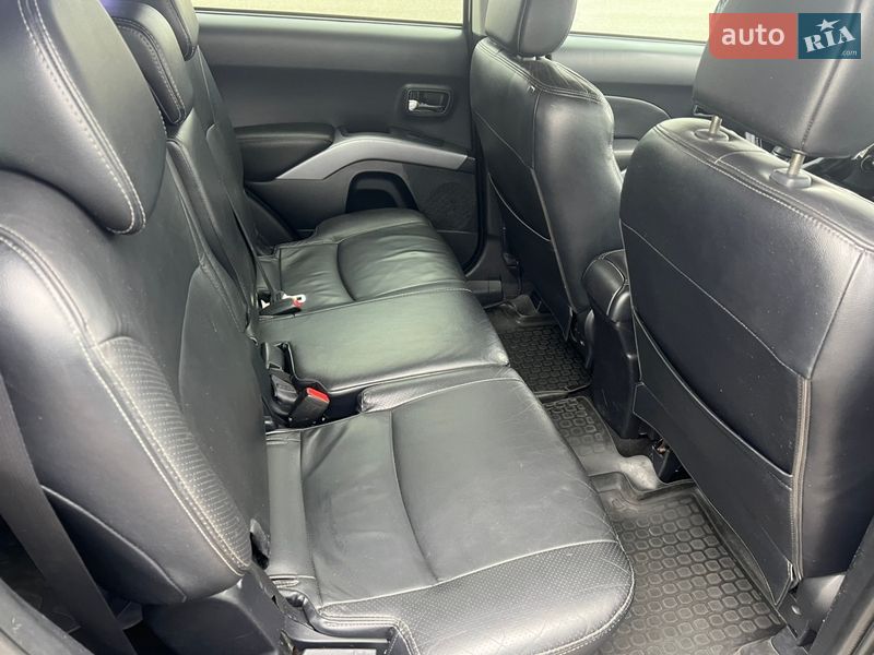 Позашляховик / Кросовер Mitsubishi Outlander 2008 в Києві