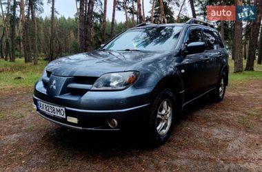Внедорожник / Кроссовер Mitsubishi Outlander 2003 в Ахтырке
