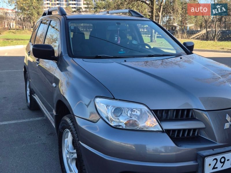 Внедорожник / Кроссовер Mitsubishi Outlander 2006 в Киеве