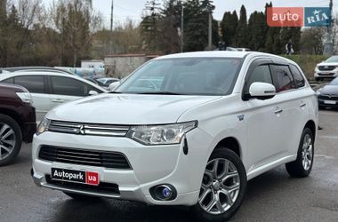 Внедорожник / Кроссовер Mitsubishi Outlander 2015 в Виннице