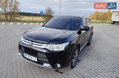 Позашляховик / Кросовер Mitsubishi Outlander 2014 в Радивиліві