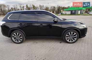 Позашляховик / Кросовер Mitsubishi Outlander 2014 в Радивиліві
