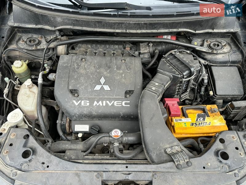 Внедорожник / Кроссовер Mitsubishi Outlander 2009 в Харькове