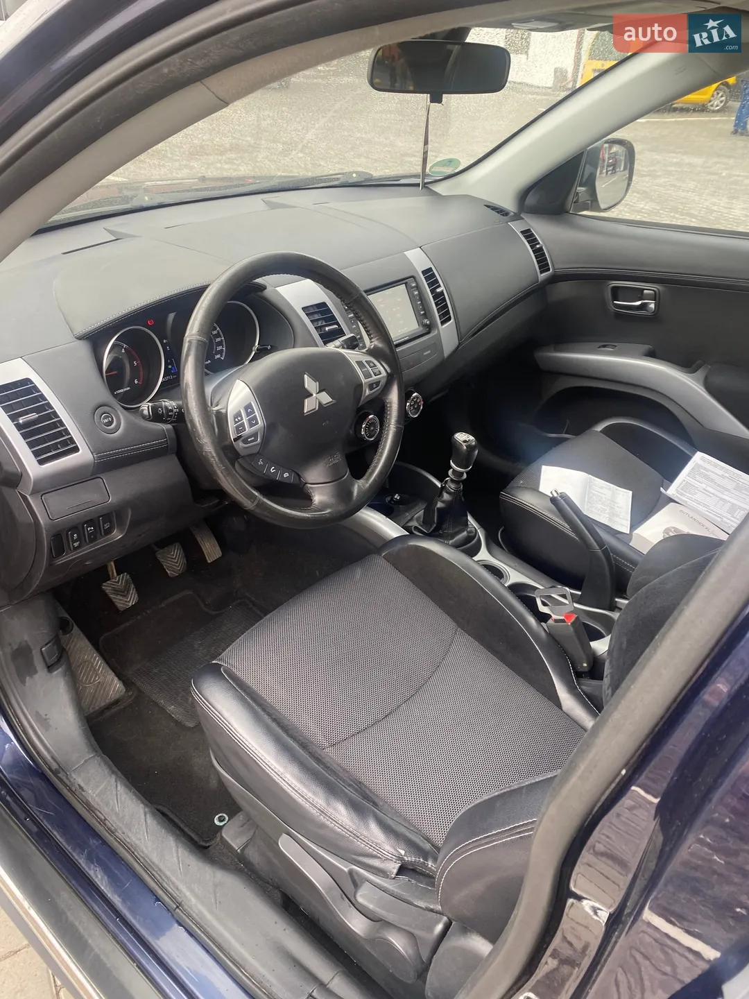 2011 Mitsubishi Outlander - мініатюра 11