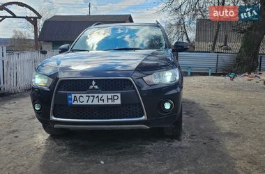 Внедорожник / Кроссовер Mitsubishi Outlander 2010 в Белогорье