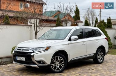 Внедорожник / Кроссовер Mitsubishi Outlander 2017 в Виннице
