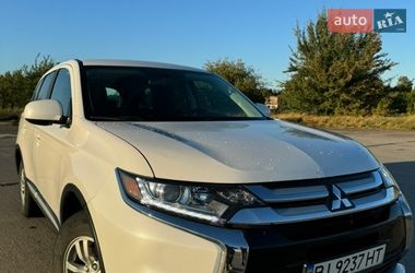 Внедорожник / Кроссовер Mitsubishi Outlander 2015 в Полтаве