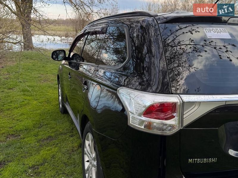 Позашляховик / Кросовер Mitsubishi Outlander 2012 в Гадячі