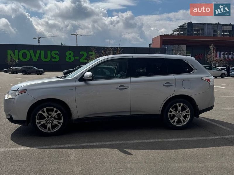 Mitsubishi Outlander 2013