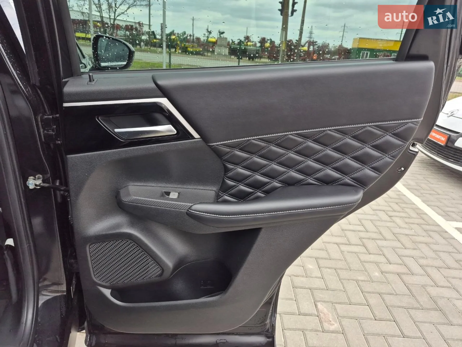 2021 Mitsubishi Outlander - мініатюра 17