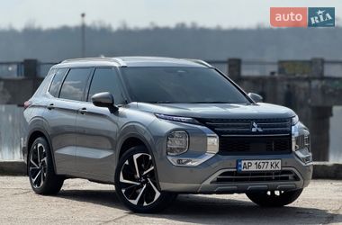 Внедорожник / Кроссовер Mitsubishi Outlander 2021 в Запорожье