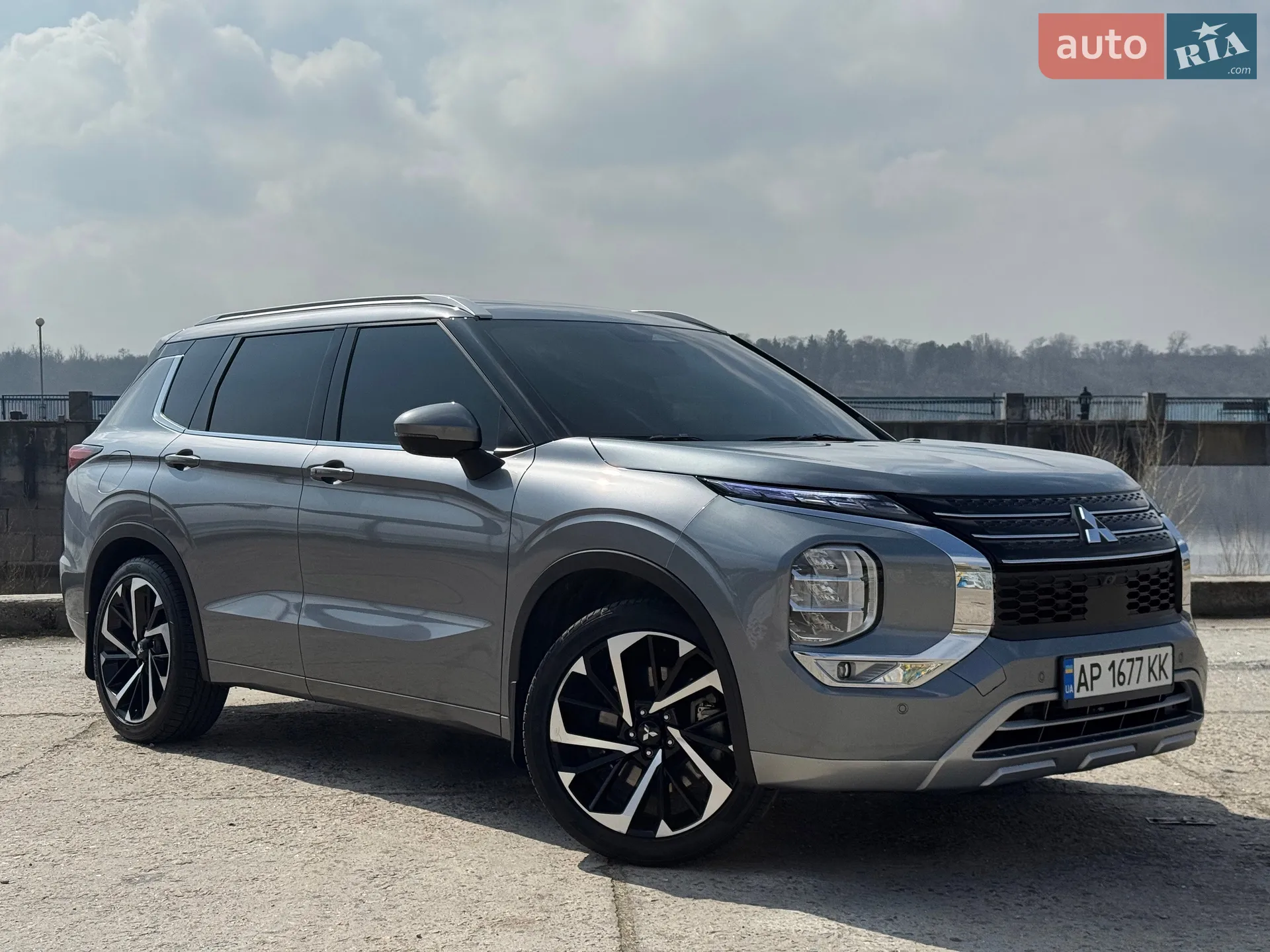 2021 Mitsubishi Outlander - мініатюра 3