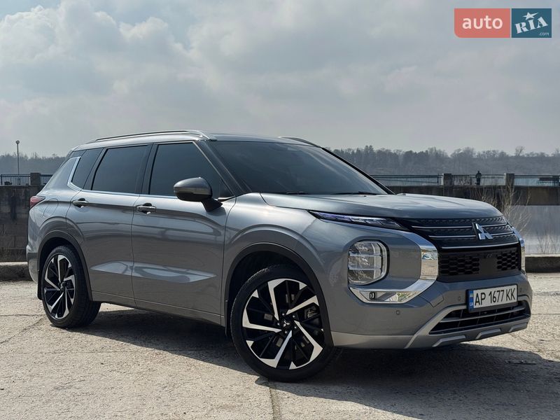 Внедорожник / Кроссовер Mitsubishi Outlander 2021 в Запорожье