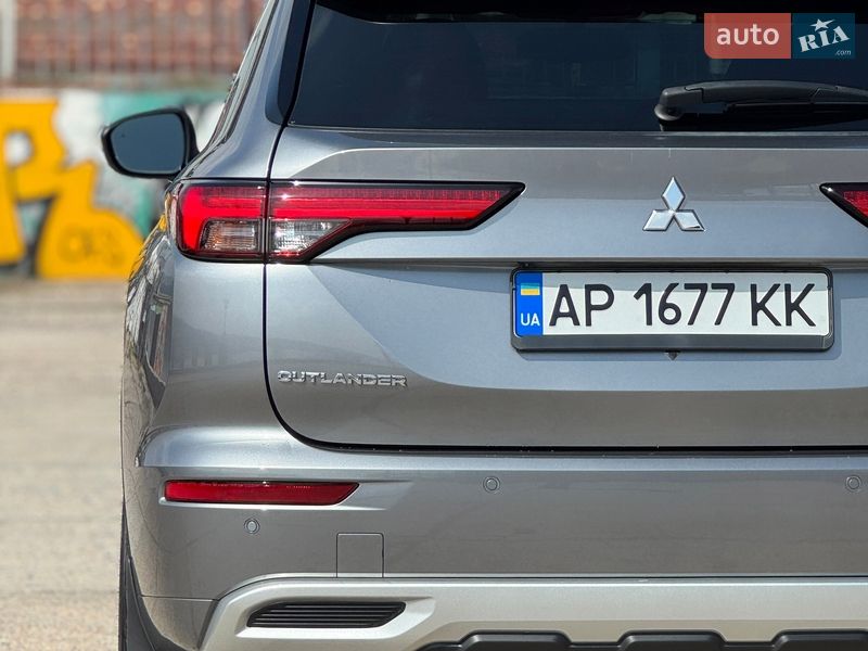 Внедорожник / Кроссовер Mitsubishi Outlander 2021 в Запорожье