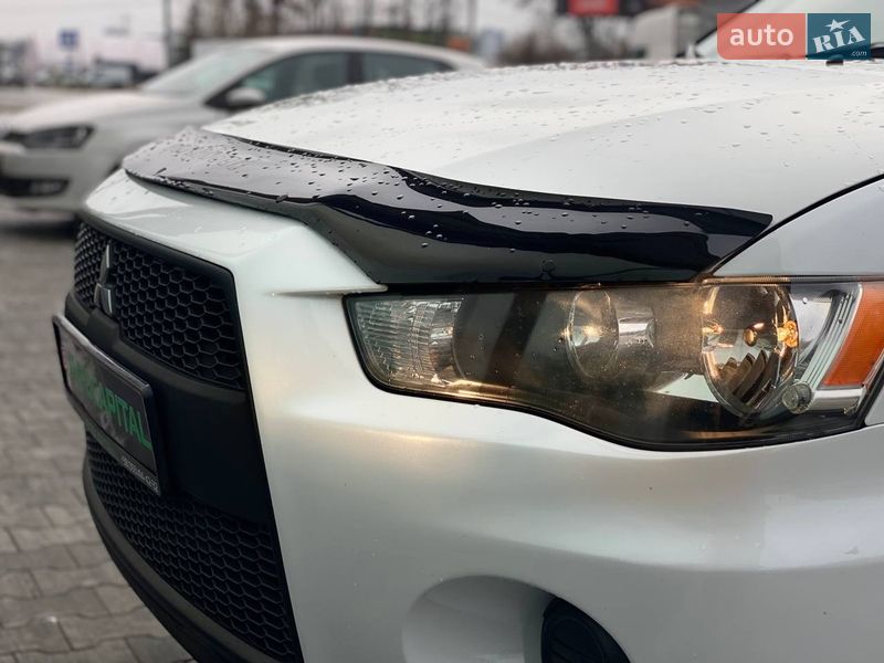 Внедорожник / Кроссовер Mitsubishi Outlander 2011 в Киеве