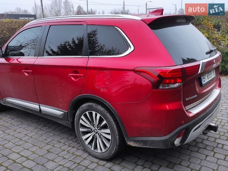 Внедорожник / Кроссовер Mitsubishi Outlander 2019 в Харькове