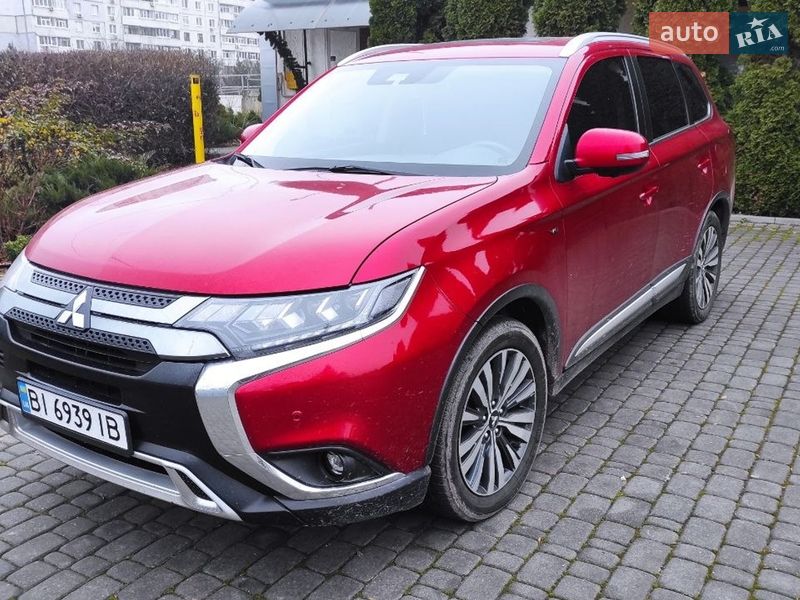 Внедорожник / Кроссовер Mitsubishi Outlander 2019 в Харькове