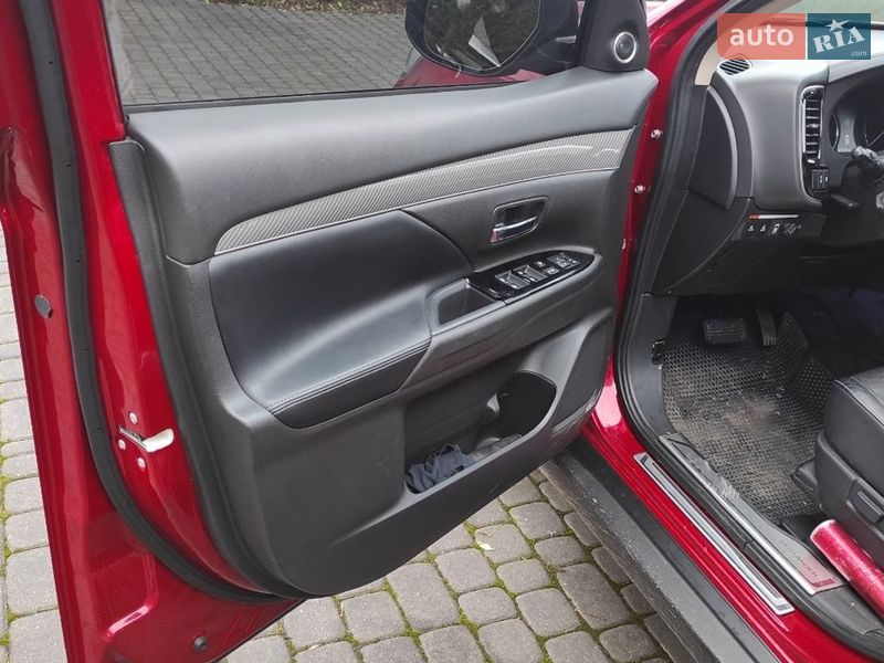 Внедорожник / Кроссовер Mitsubishi Outlander 2019 в Харькове